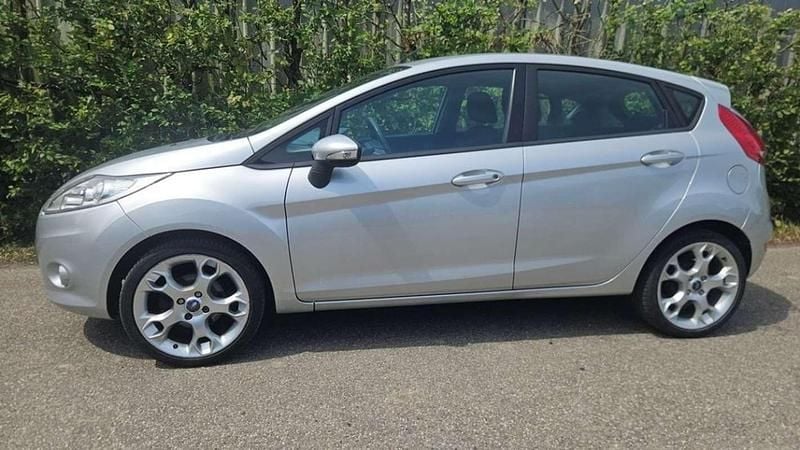 Hatchback Gebruikt 2010 Ford Fiesta Hatchback | € 4.250 (Goede deal) - Afbeelding 1/4