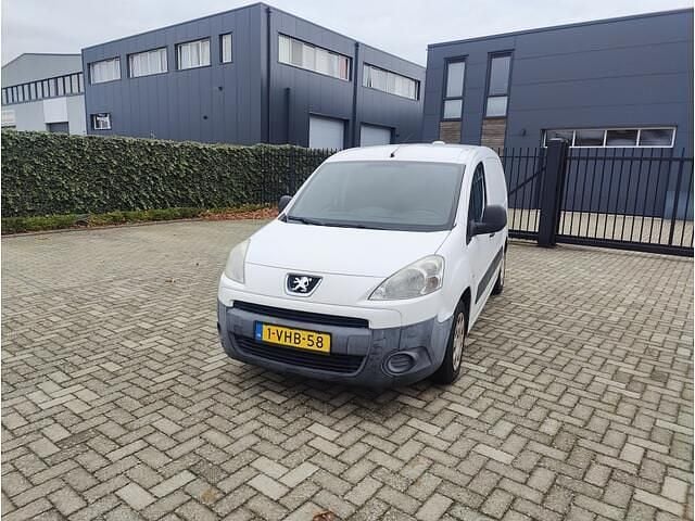 Wit Gebruikt 2010 Peugeot Partner MPV | € 2.250 (Goede deal) - Afbeelding 1/4