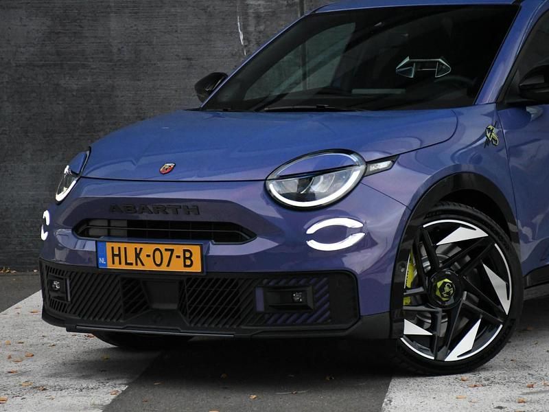 Occasion Abarth 600e Turismo 175 kW (238 PK) 2025 Paars SUV