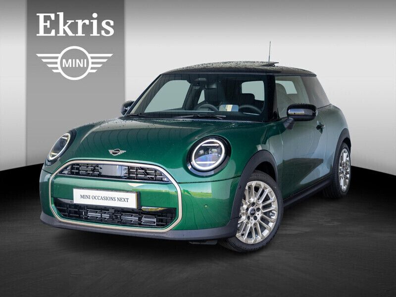 Groen Gebruikt 2024 Mini Cooper Favoured Hatchback | € 34.695 - Afbeelding 1/4