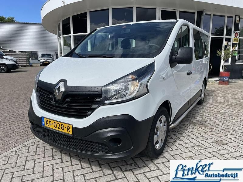 Wit Gebruikt 2016 Renault Trafic Authentique MPV | € 9.266 - Afbeelding 1/4