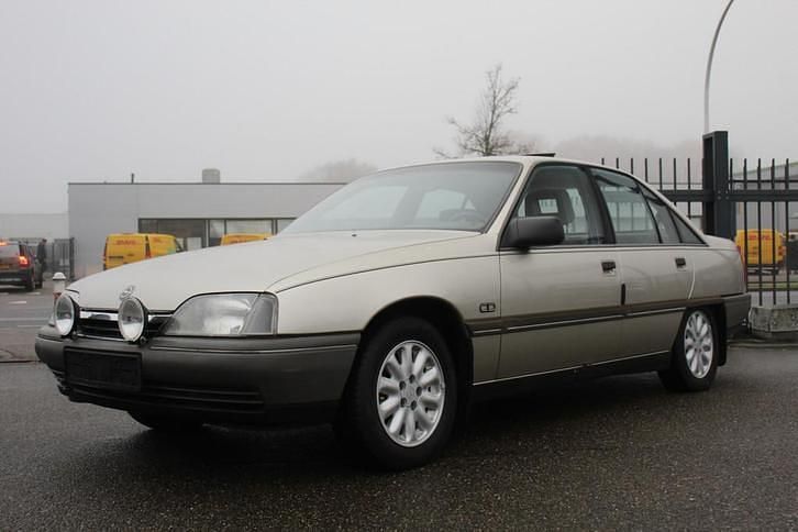 Gebruikt 1988 Opel Omega | € 2.650 - Afbeelding 1/4