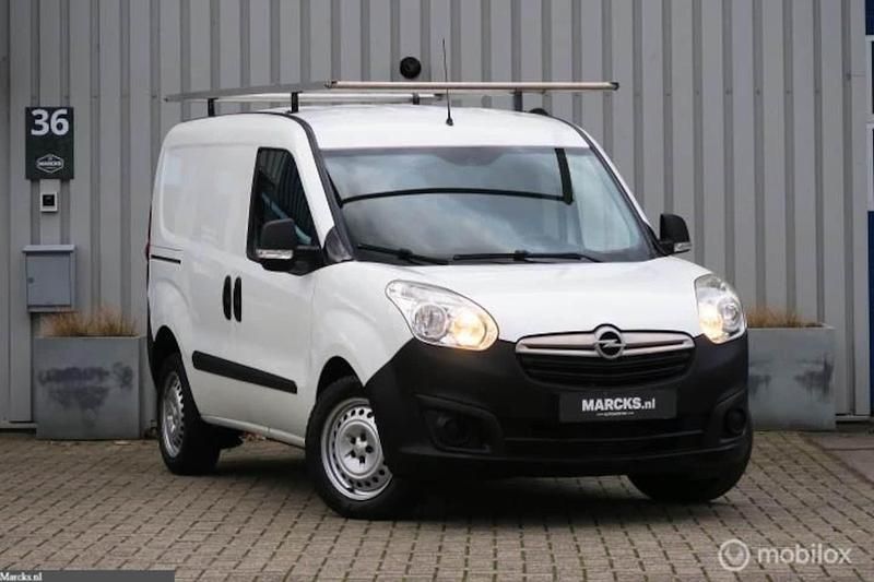 Wit Gebruikt 2016 Opel Combo Sedan | € 5.995 (Iets duurder) - Afbeelding 1/4