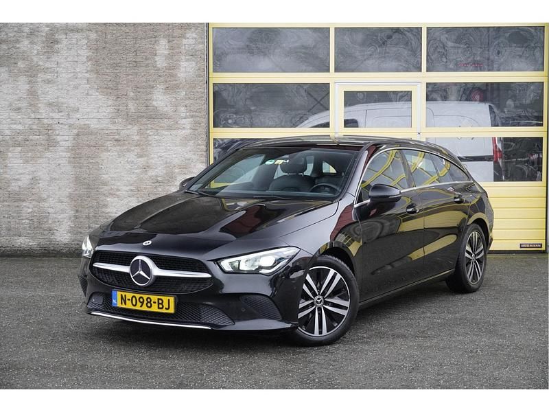 Zwart Occasion 2021 Mercedes CLA180 Business Sedan | € 19.950 (Super prijs) - Afbeelding 1/4