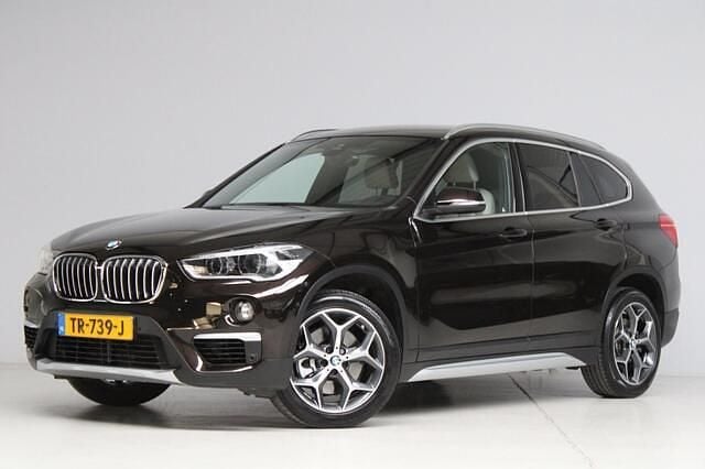 Bruin (metallic) Occasion 2018 BMW X1 Sport Line SUV | € 22.945 (Goede deal) - Afbeelding 1/4