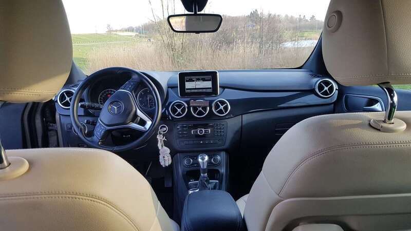Brons Gebruikt 2012 Mercedes B180 Ambition MPV | € 5.600 (Duur) - Afbeelding 1/4
