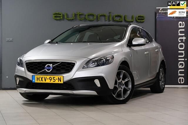 Grijs Gebruikt 2015 Volvo V40 CC Ocean Race Stationwagen | € 16.795 (Eerlijke prijs) - Afbeelding 1/4