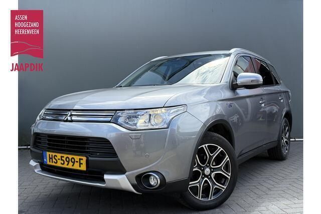 Grijs Gebruikt 2015 Mitsubishi Outlander Edition SUV | € 13.899 (Eerlijke prijs) - Afbeelding 1/3