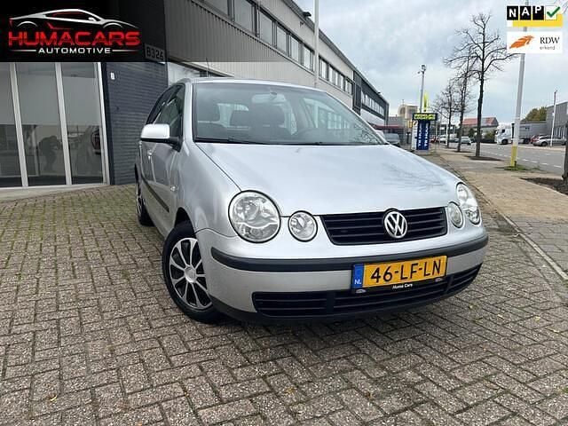 Grijs Gebruikt 2002 VW Polo Comfortline Hatchback | € 1.395 (Goede deal) - Afbeelding 1/4