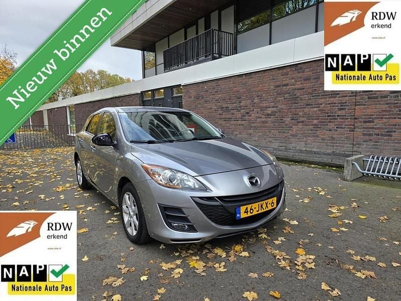 Grijs Gebruikt 2009 Mazda 3 Hatchback | € 5.993 (Eerlijke prijs) - Afbeelding 1/4
