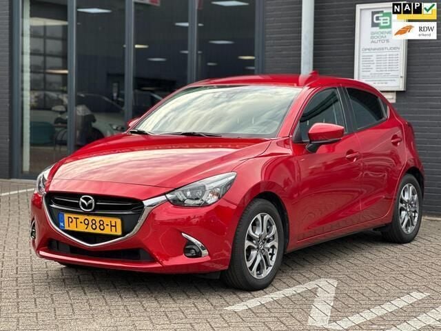 Rood Gebruikt 2017 Mazda 2 Luxury Hatchback | € 15.995 (Eerlijke prijs) - Afbeelding 1/4