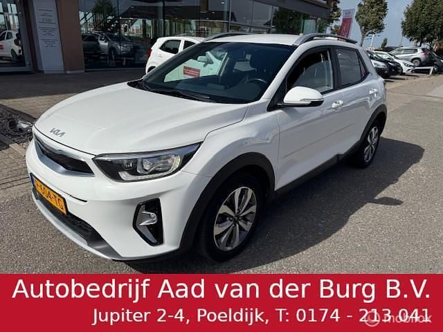 Wit Gebruikt 2022 Kia Stonic SUV | € 20.950 (Eerlijke prijs) - Afbeelding 1/4