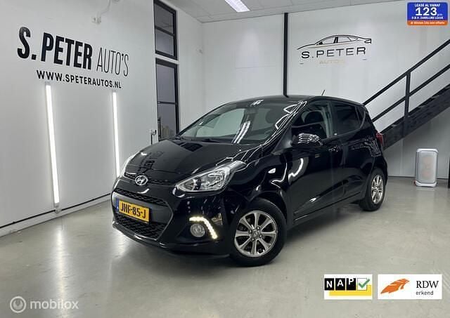 Zwart Gebruikt 2016 Hyundai i10 Passion Plus Hatchback | € 7.495 (Eerlijke prijs) - Afbeelding 1/4