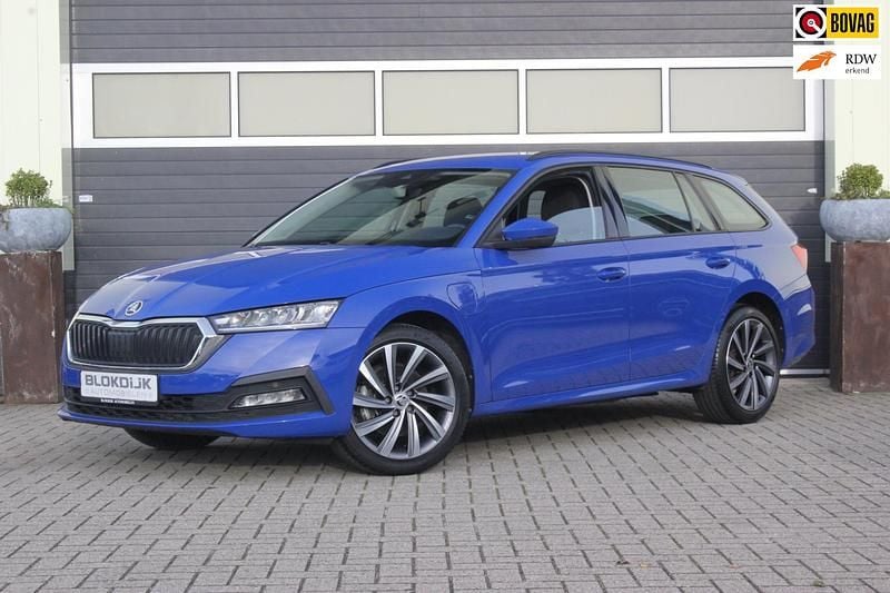 Occasion Skoda Octavia Ambition 204 PK (150 kW) 2022 Blauw Stationwagen