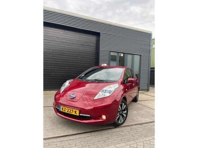 Rood Gebruikt 2017 Nissan Leaf Tekna Hatchback | € 6.850 (Super prijs) - Afbeelding 1/4
