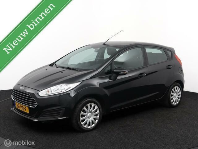 Zwart Gebruikt 2016 Ford Fiesta Titanium Hatchback | € 4.999 (Eerlijke prijs) - Afbeelding 1/4