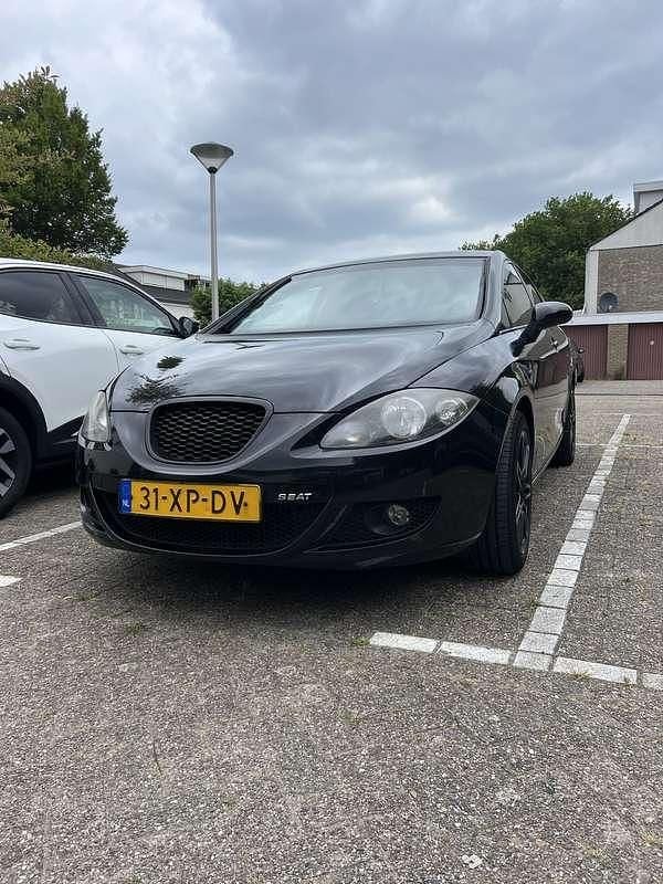 Zwart Gebruikt 2007 Seat Leon MPV | € 1.750 (Goede deal) - Afbeelding 1/4