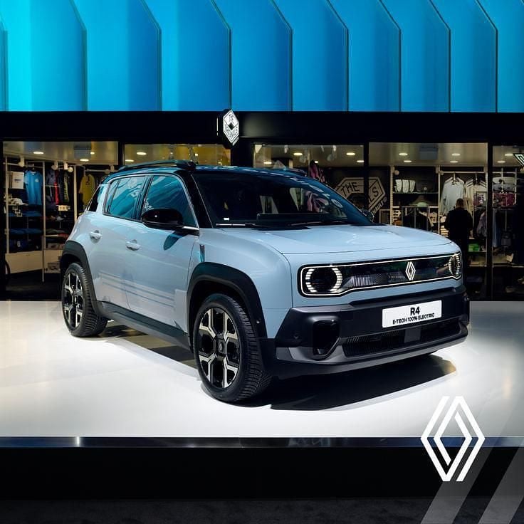 Blauw Nieuw 2025 Renault R4 Komfort SUV | € 34.990 - Afbeelding 1/4