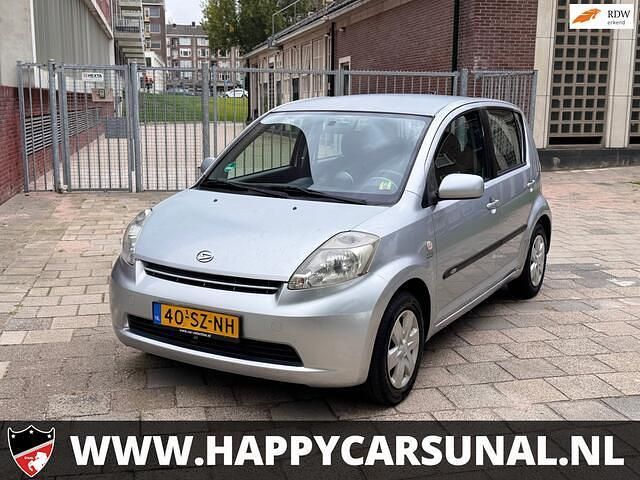 Grijs Gebruikt 2005 Daihatsu Sirion Hatchback | € 995 (Eerlijke prijs) - Afbeelding 1/4