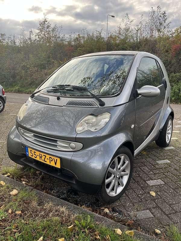 Grijs Gebruikt 2005 Smart ForTwo Coupé Coupé | € 1.950 (Eerlijke prijs) - Afbeelding 1/4