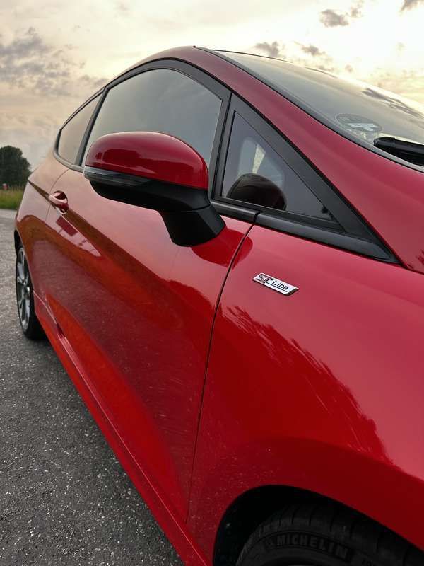 Rood Gebruikt 2018 Ford Fiesta ST-Line Hatchback | € 11.249 (Eerlijke prijs) - Afbeelding 1/4