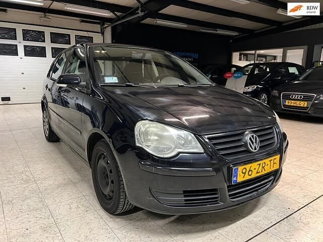 Zwart Gebruikt 2008 VW Polo Comfortline Hatchback | € 2.700 (Goede deal) - Afbeelding 1/4
