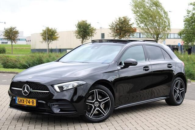 Zwart Gebruikt 2020 Mercedes A250 AMG Hatchback | € 26.999 (Iets duurder) - Afbeelding 1/4