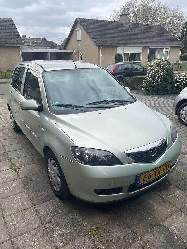 Groen Gebruikt 2007 Mazda 2 Touring Stationwagen | € 750 - Afbeelding 1/4