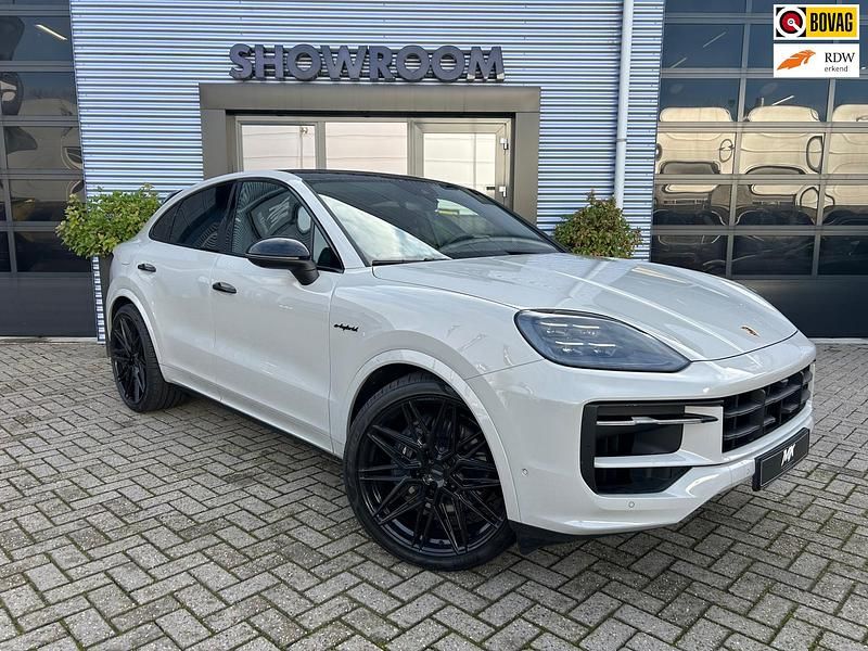 Grijs Occasion 2026 Porsche Cayenne SUV | € 118.895 - Afbeelding 1/4