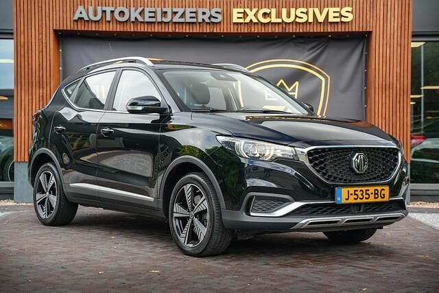 Zwart Gebruikt 2020 MG ZS Luxury Sedan | € 14.900 (Eerlijke prijs) - Afbeelding 1/4