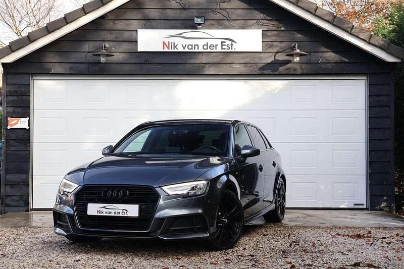 Grijs Gebruikt 2018 Audi A3 Sportback S-Line Hatchback | € 17.750 (Eerlijke prijs) - Afbeelding 1/4