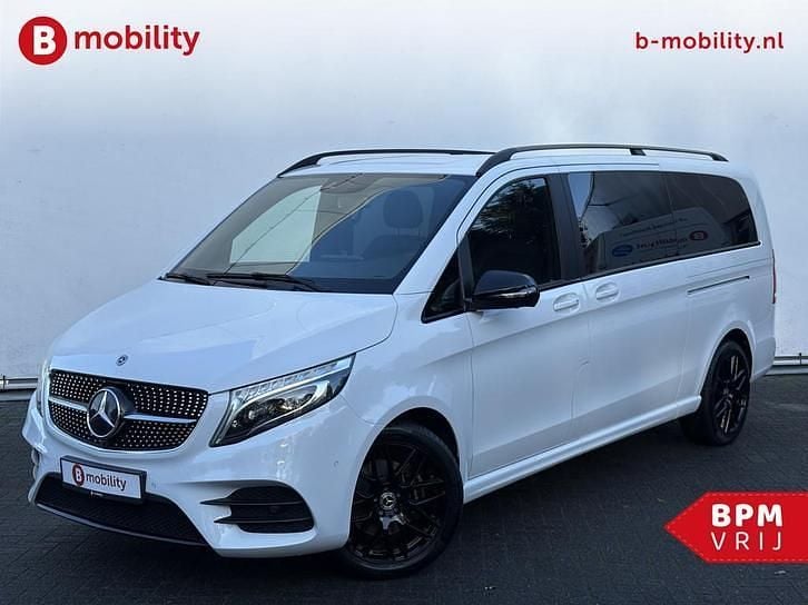 Wit (metallic) Occasion 2021 Mercedes V300 Avantgarde MPV | € 54.695 (Eerlijke prijs) - Afbeelding 1/4
