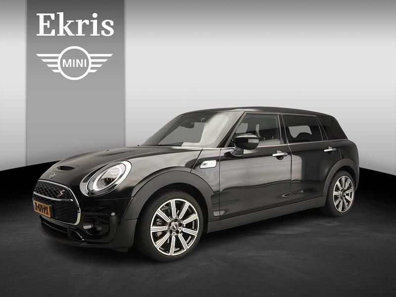 Midnight black metallic (zwart metallic) Gebruikt 2024 Mini Cooper S Clubman Stationwagen | € 37.900 (Eerlijke prijs) - Afbeelding 1/4