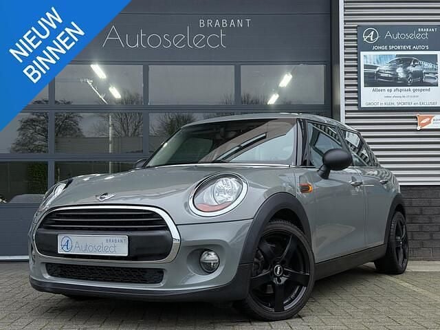 Grijs Gebruikt 2018 Mini ONE Business Hatchback | € 13.990 (Goede deal) - Afbeelding 1/4