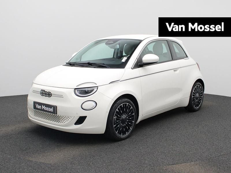 Wit Gebruikt 2023 Fiat 500e La Prima Hatchback | € 23.900 (Eerlijke prijs) - Afbeelding 1/4