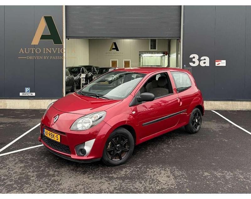 Rood Occasion 2011 Renault Twingo Authentique Hatchback | € 2.450 (Eerlijke prijs) - Afbeelding 1/4