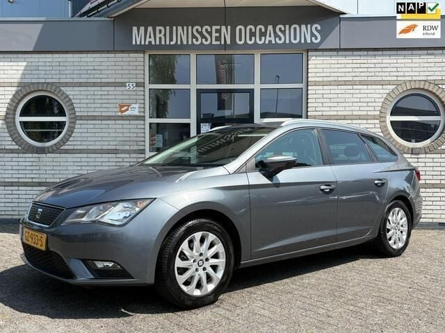 Grijs Gebruikt 2015 Seat Leon ST CONNECT Stationwagen | € 7.495 (Eerlijke prijs) - Afbeelding 1/4