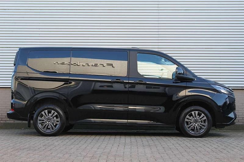 Occasion Ford Tourneo Titanium 232 PK (170 kW) 2025 Zwart MPV