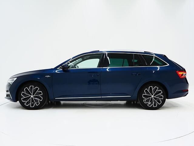 Occasion Skoda Superb LAURIN & KLEMENT 218 PK (160 kW) 2021 Blauw Stationwagen
