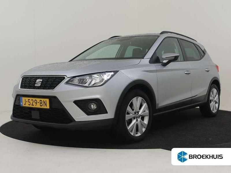 Grijs Gebruikt 2020 Seat Arona Business SUV | € 16.400 (Eerlijke prijs) - Afbeelding 1/4