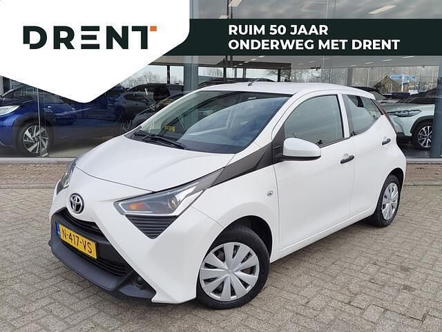 Wit Occasion 2022 Toyota Aygo Hatchback | € 11.995 (Eerlijke prijs) - Afbeelding 1/4