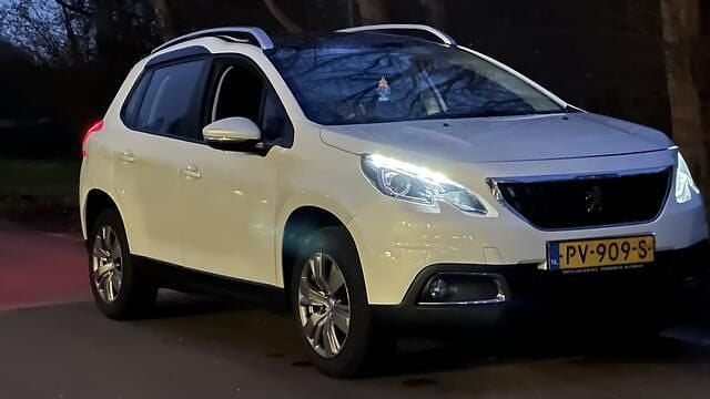Wit Gebruikt 2018 Peugeot 2008 SUV | € 8.450 (Goede deal) - Afbeelding 1/4
