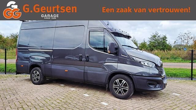 Grijs Gebruikt 2021 Iveco Daily Van | € 28.982 (Super prijs) - Afbeelding 1/4