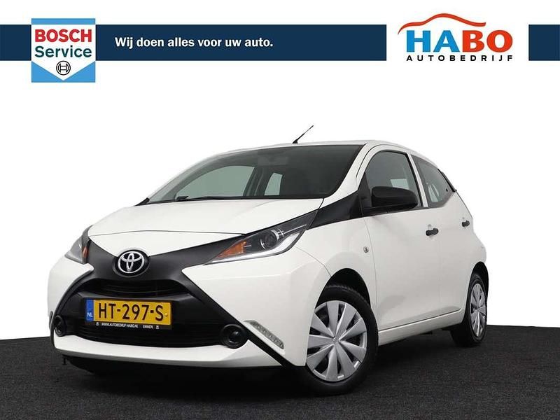 Wit Occasion 2016 Toyota Aygo Hatchback | € 6.950 (Eerlijke prijs) - Afbeelding 1/4