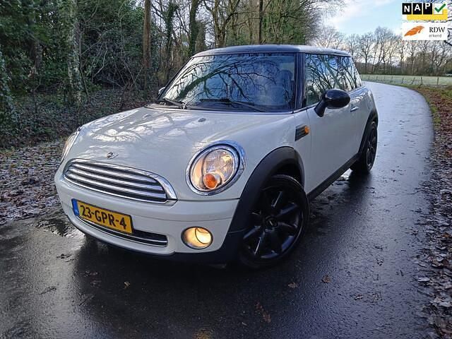 Wit Gebruikt 2008 Mini ONE Pepper Hatchback | € 2.450 (Eerlijke prijs) - Afbeelding 1/4