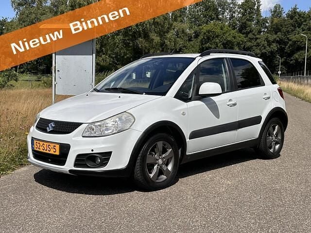 Wit Gebruikt 2011 Suzuki SX4 Exclusive MPV | € 8.750 (Eerlijke prijs) - Afbeelding 1/4