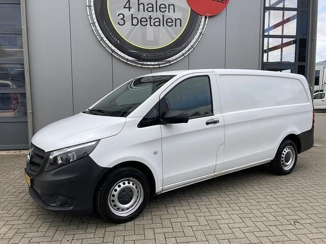 Wit Gebruikt 2020 Mercedes Vito MPV | € 12.950 (Super prijs) - Afbeelding 1/4