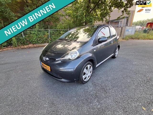 Grijs Gebruikt 2007 Toyota Aygo Hatchback | € 1.899 (Eerlijke prijs) - Afbeelding 1/4