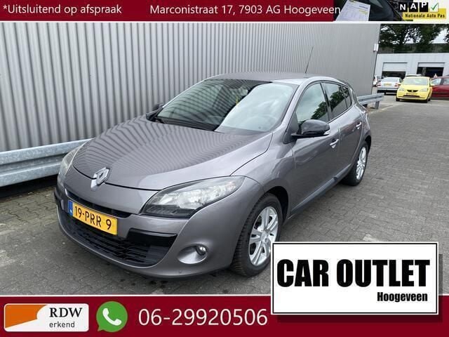 Grijs Gebruikt 2011 Renault Mégane III Hatchback | € 3.950 (Eerlijke prijs) - Afbeelding 1/4