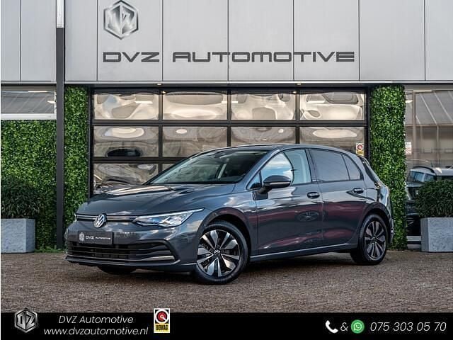 Grijs Gebruikt 2023 VW Golf VIII Move Hatchback | € 24.950 (Goede deal) - Afbeelding 1/4
